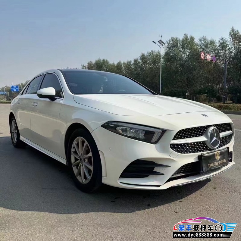 19年奔驰A轿车抵押车出售