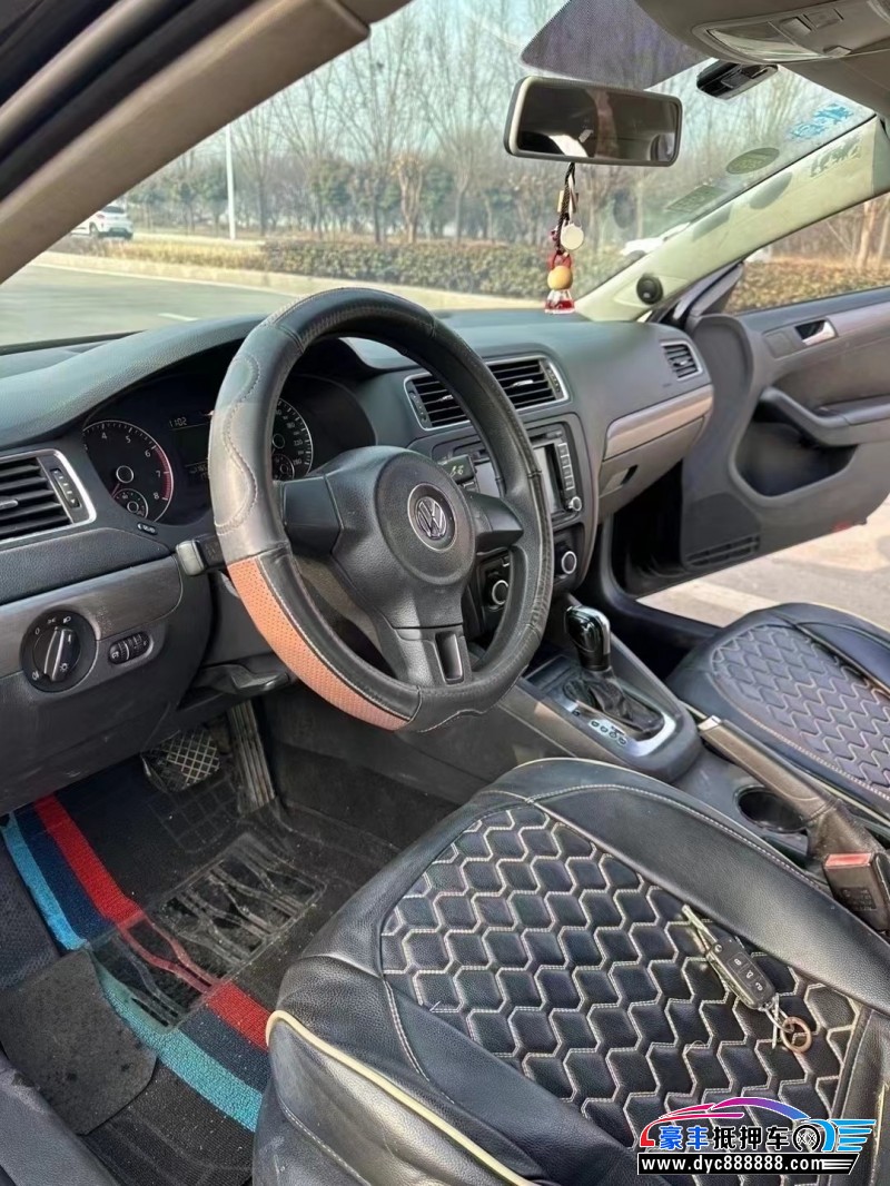 13年大众速腾轿车抵押车出售