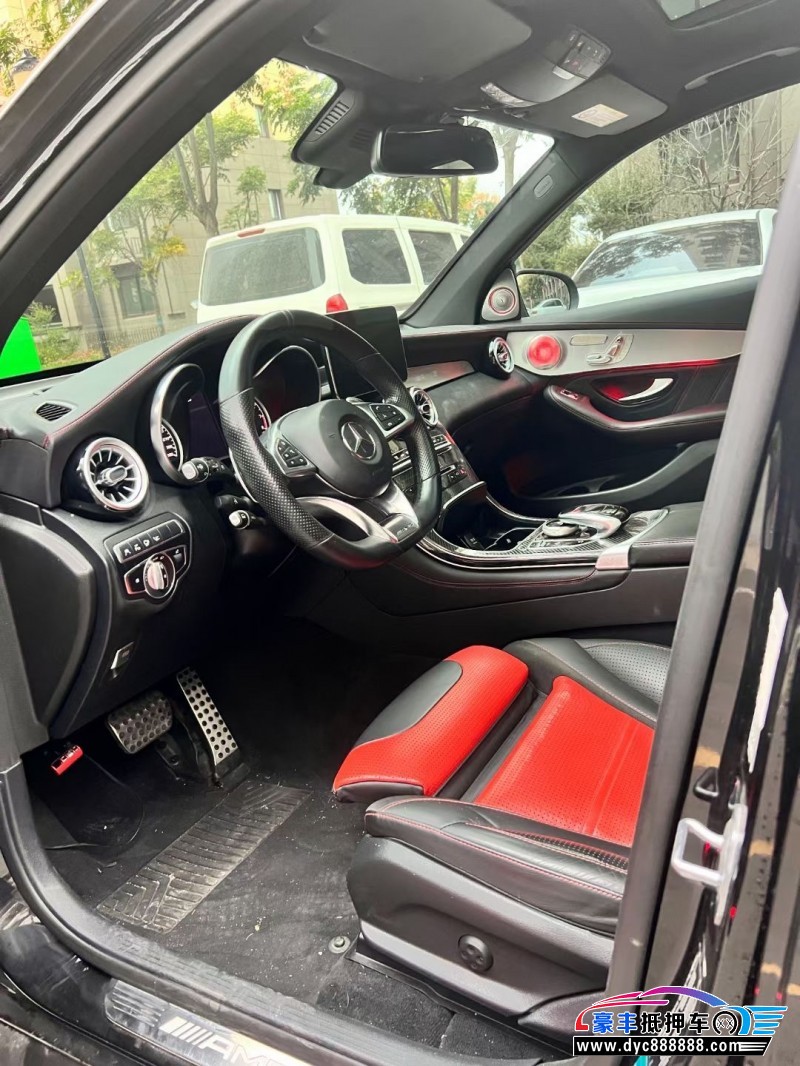 19年奔驰GLC轿车抵押车出售