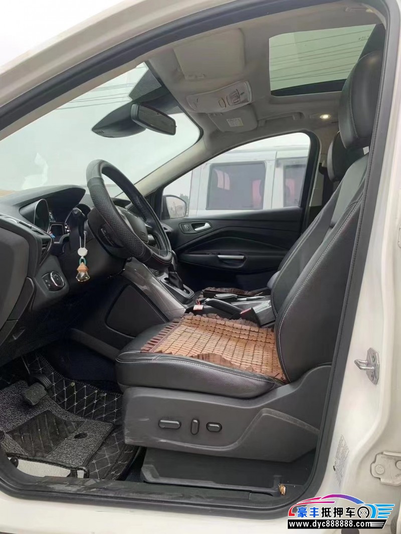 15年福特翼虎轿车抵押车出售