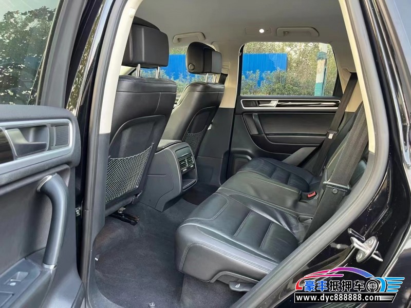 17年大众途锐轿车抵押车出售