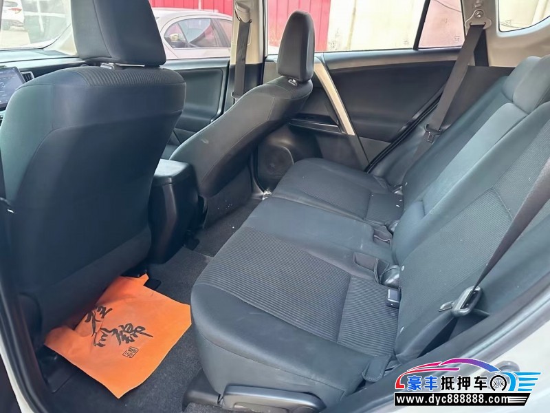 18年丰田RAV4荣放轿车抵押车出售