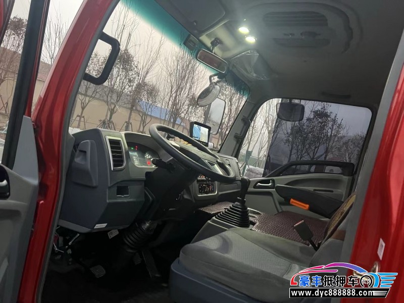 23年重汽豪沃轿车抵押车出售