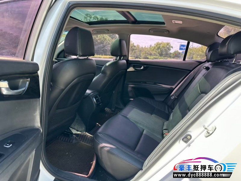 17年起亚K4轿车抵押车出售