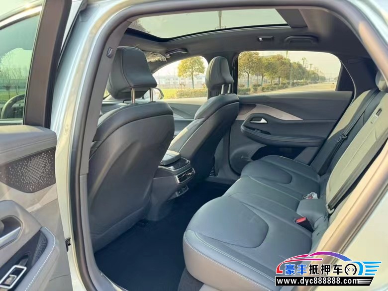 23年极狐阿尔法S轿车抵押车出售