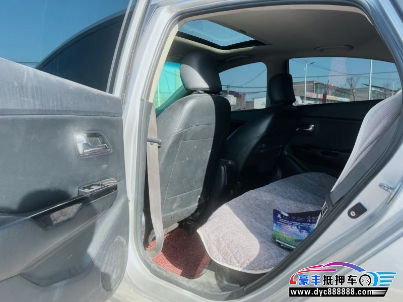 14年起亚K2轿车抵押车出售