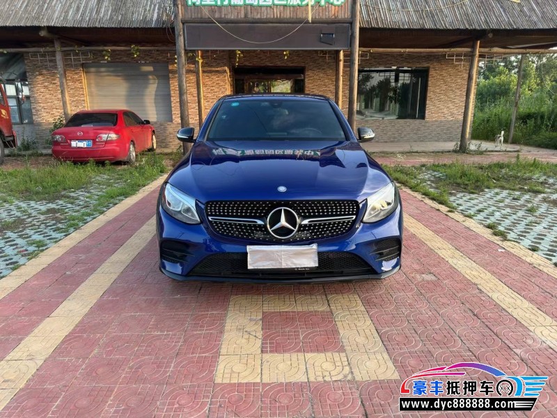 17年奔驰GLC轿车抵押车出售