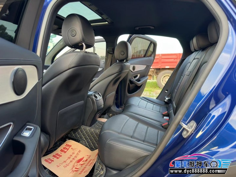 17年奔驰GLC轿车抵押车出售