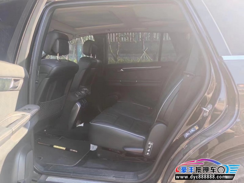 17年奔驰R轿车抵押车出售