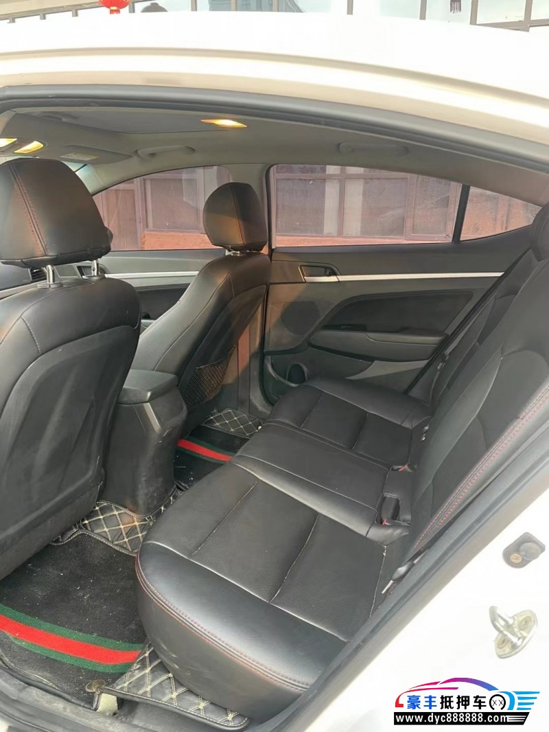 17年现代领动轿车抵押车出售