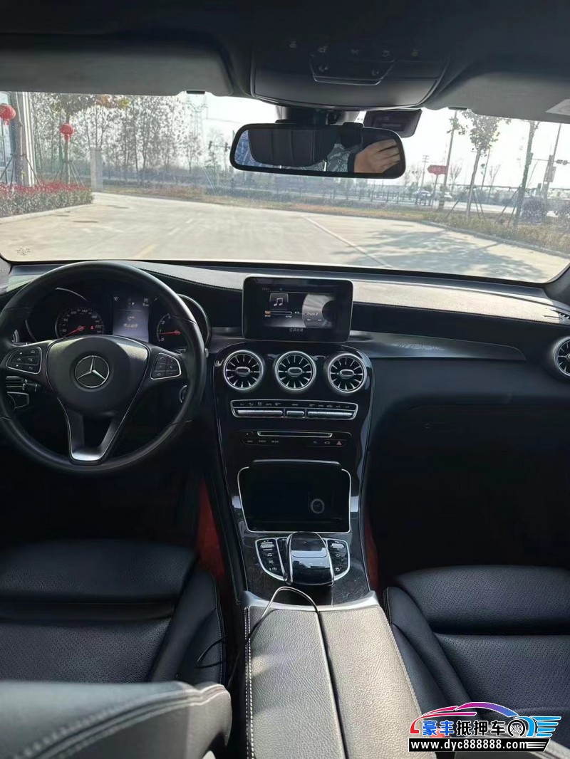 17年奔驰GLCSUV抵押车出售