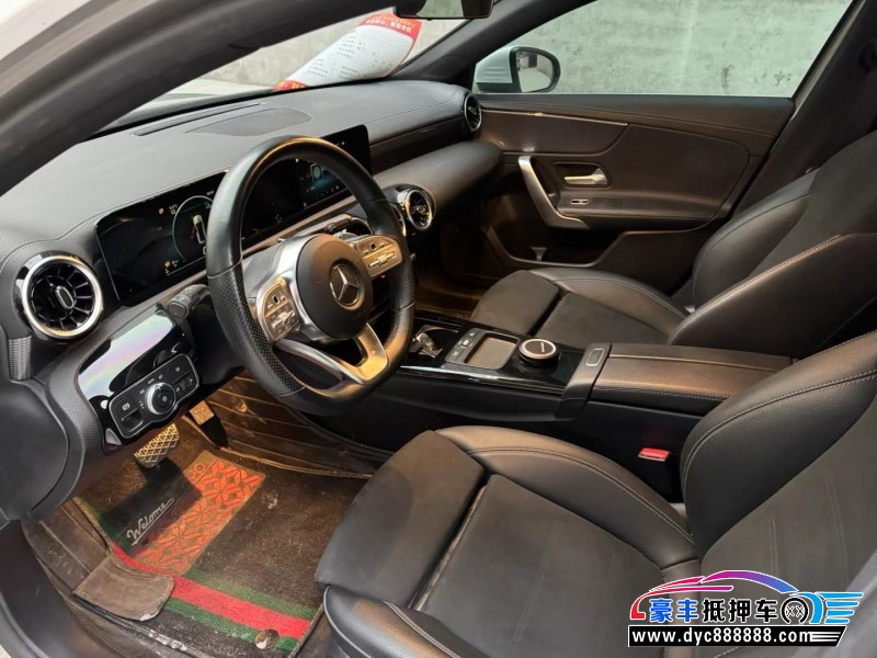 20年奔驰A轿车抵押车出售