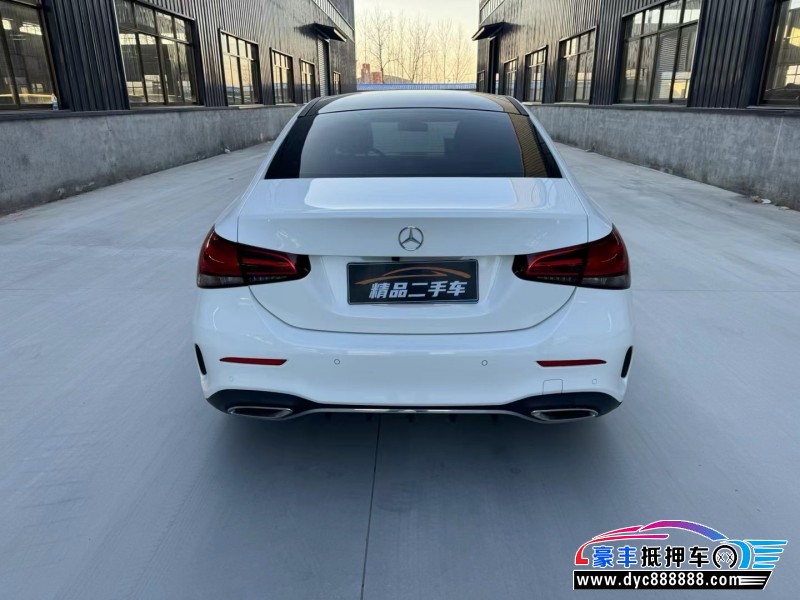 19年奔驰A轿车抵押车出售