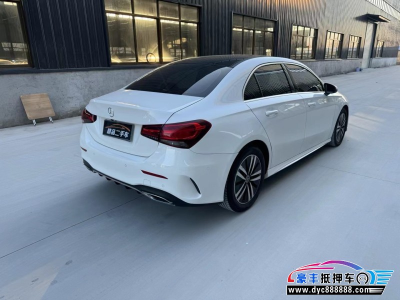 19年奔驰A轿车抵押车出售