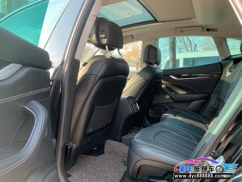 18年玛莎拉蒂莱万特轿车抵押车出售