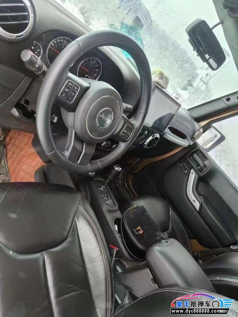 15年Jeep牧马人轿车抵押车出售