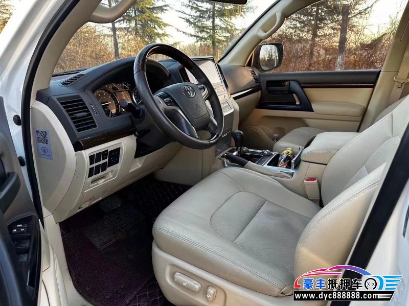 17年丰田兰德酷路泽轿车抵押车出售