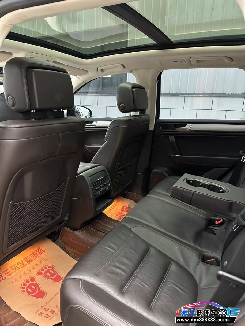 17年大众途锐轿车抵押车出售