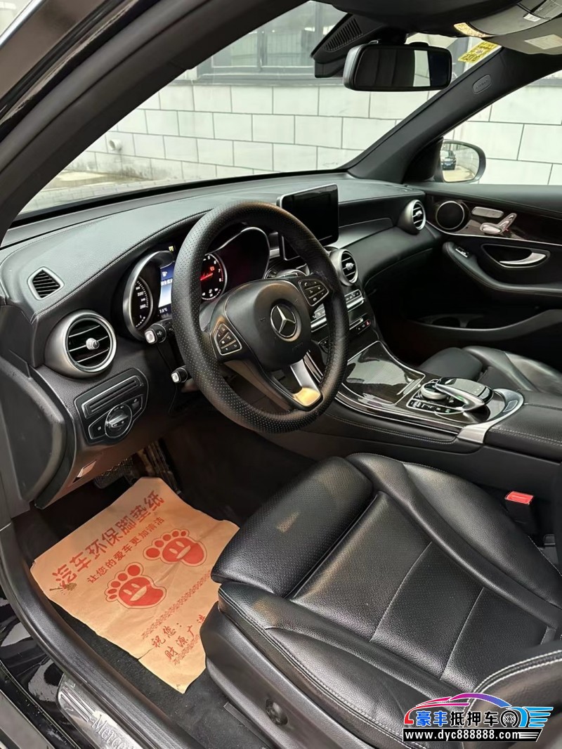 17年奔驰GLC轿车抵押车出售