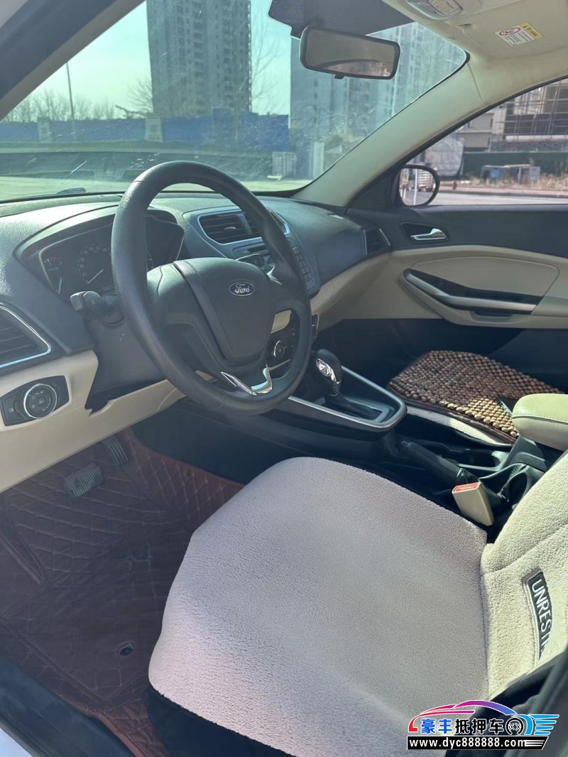 19年福特福睿斯轿车抵押车出售