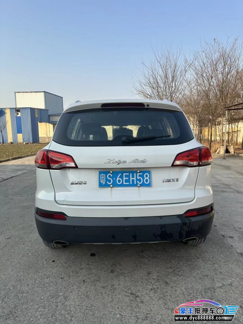 16年众泰大迈X5轿车抵押车出售