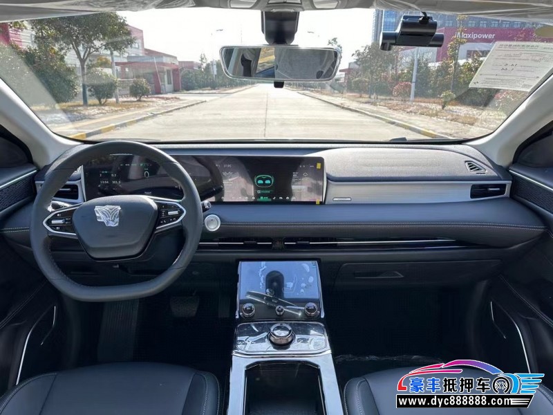 23年哪吒U轿车抵押车出售