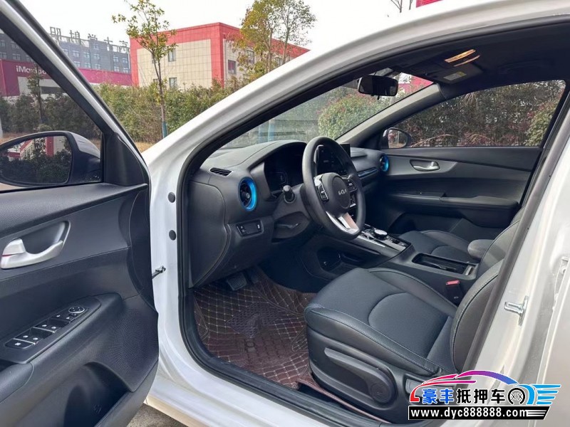 22年起亚K3轿车抵押车出售