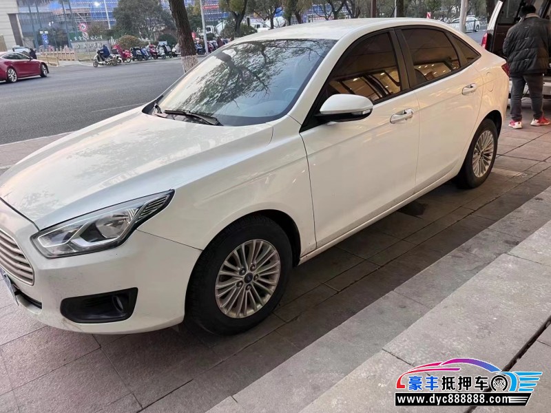 18年福特福睿斯轿车抵押车出售