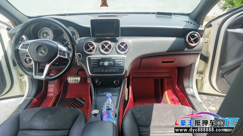 15年奔驰A轿车抵押车出售