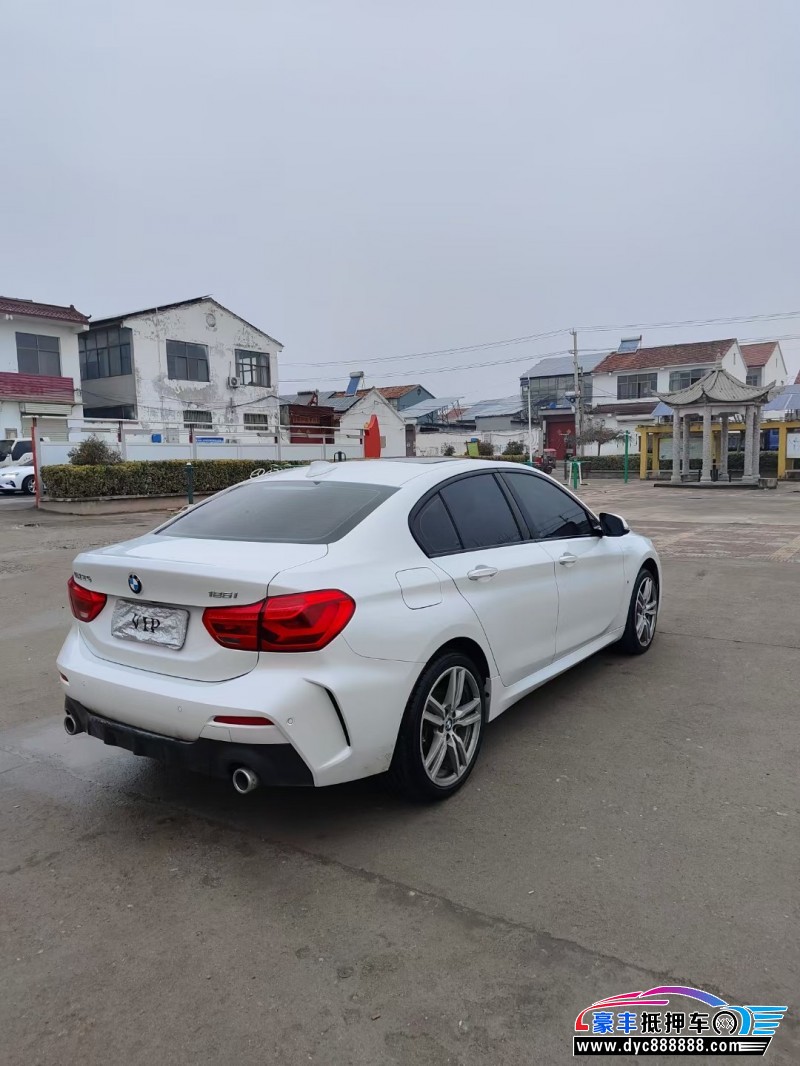 20年宝马1系轿车抵押车出售