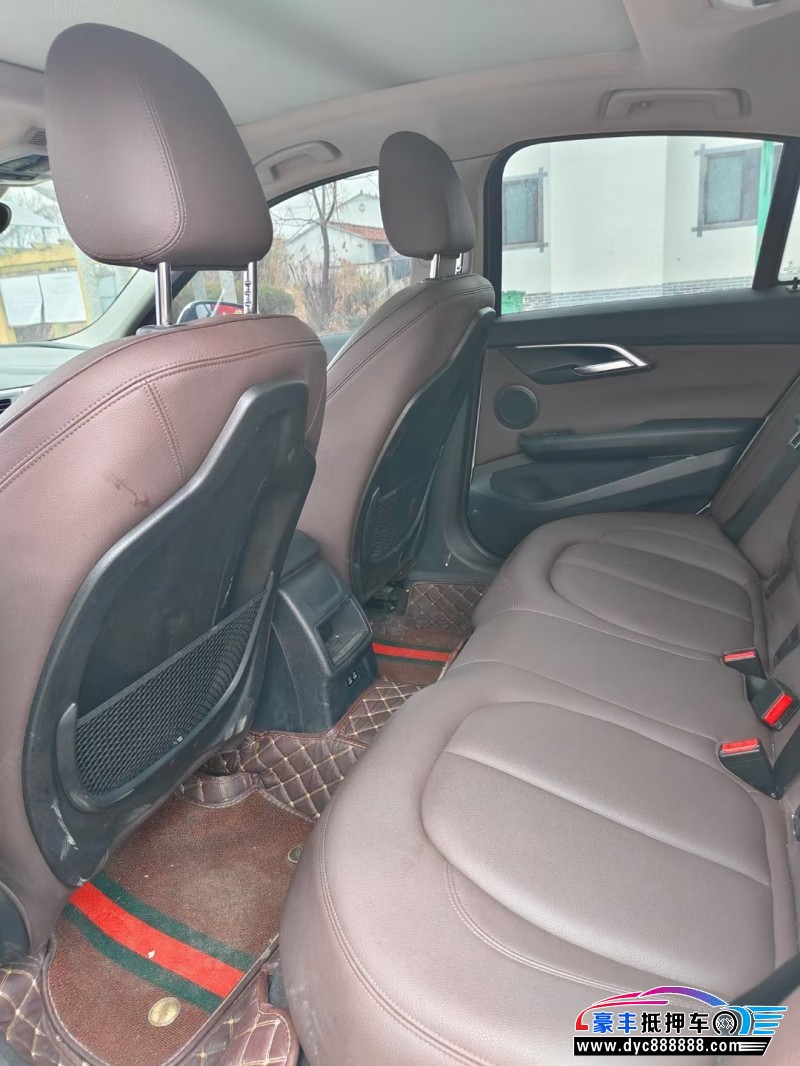 20年宝马1系轿车抵押车出售