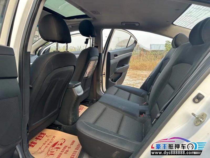 17年现代领动轿车抵押车出售