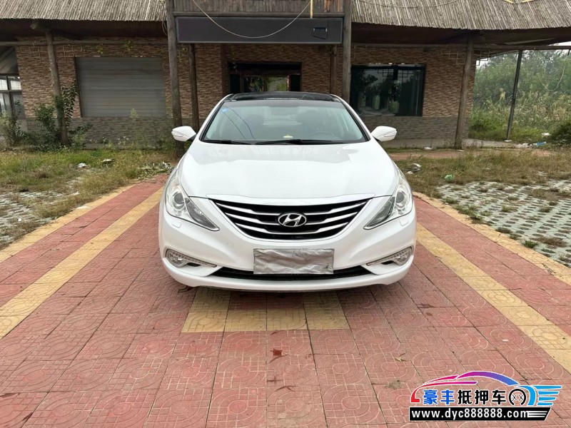 14年现代索纳塔轿车抵押车出售