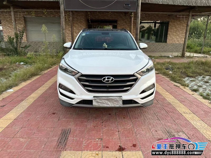 16年现代途胜轿车抵押车出售