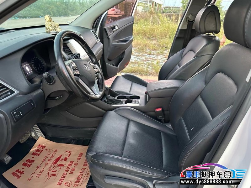 16年现代途胜轿车抵押车出售