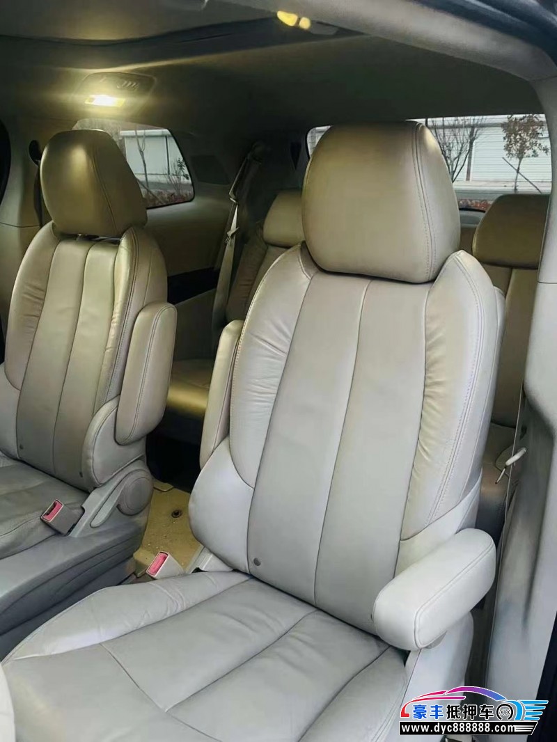 15年别克GL8轿车抵押车出售