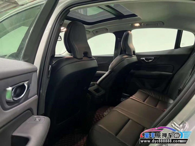 23年沃尔沃S60轿车抵押车出售