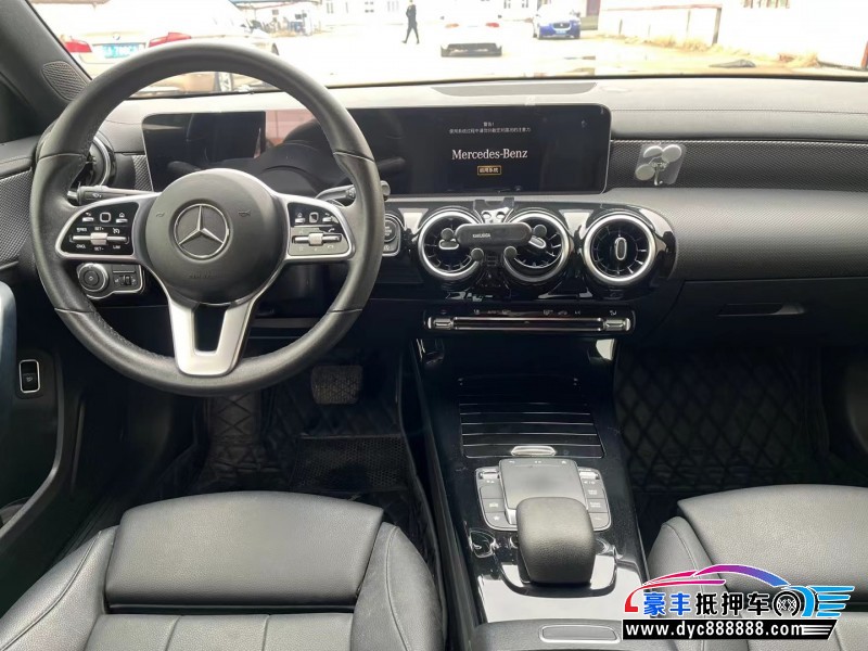 20年奔驰A轿车抵押车出售