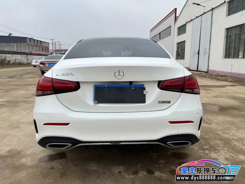 20年奔驰A轿车抵押车出售