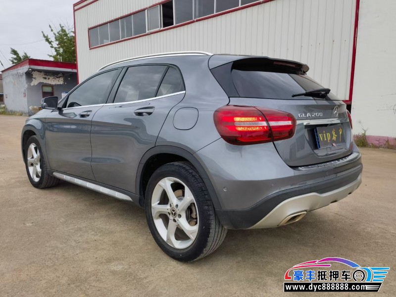 19年奔驰GLA轿车抵押车出售