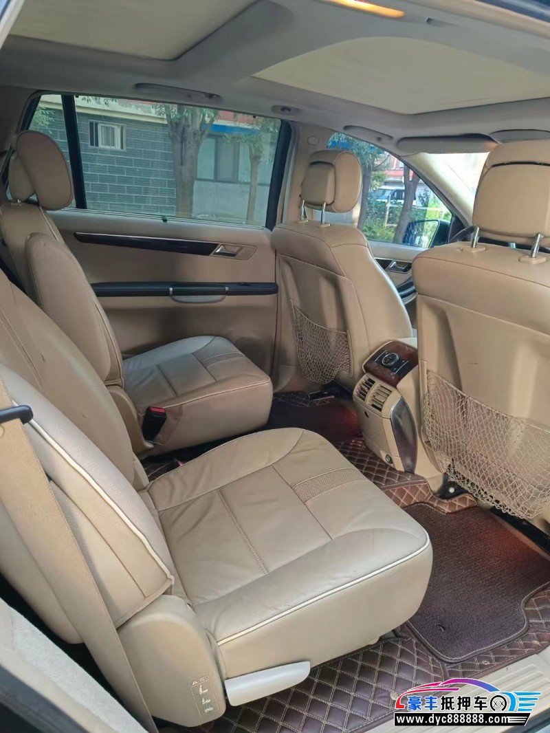 12年奔驰R轿车抵押车出售