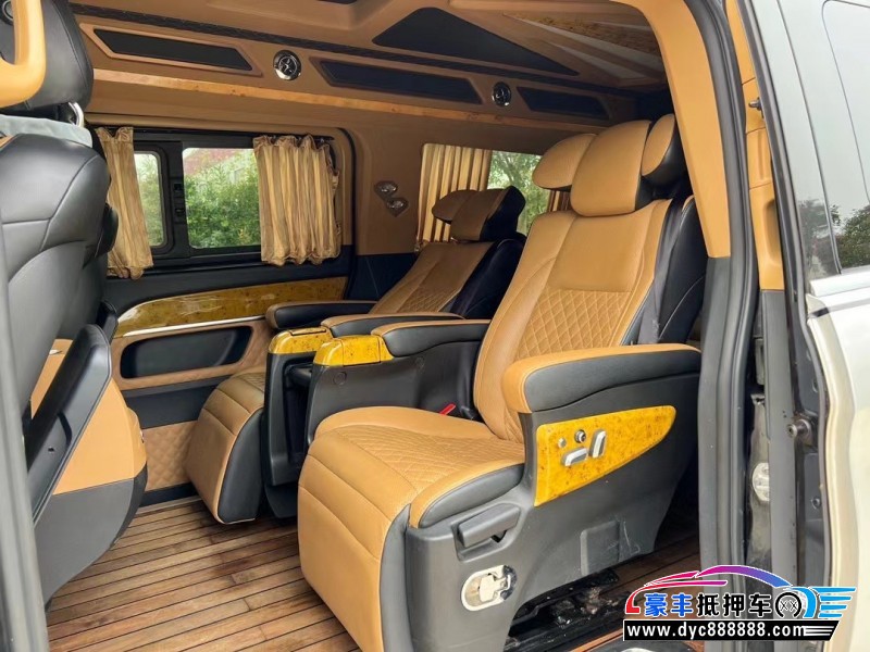 18年奔驰V轿车抵押车出售