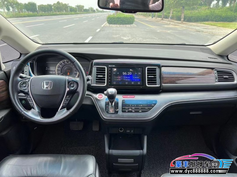 17年本田艾力绅轿车抵押车出售