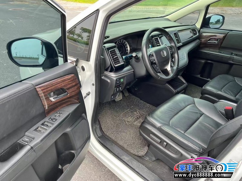 17年本田艾力绅轿车抵押车出售