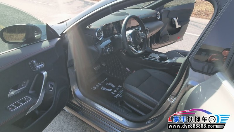 21年奔驰CLA轿车抵押车出售