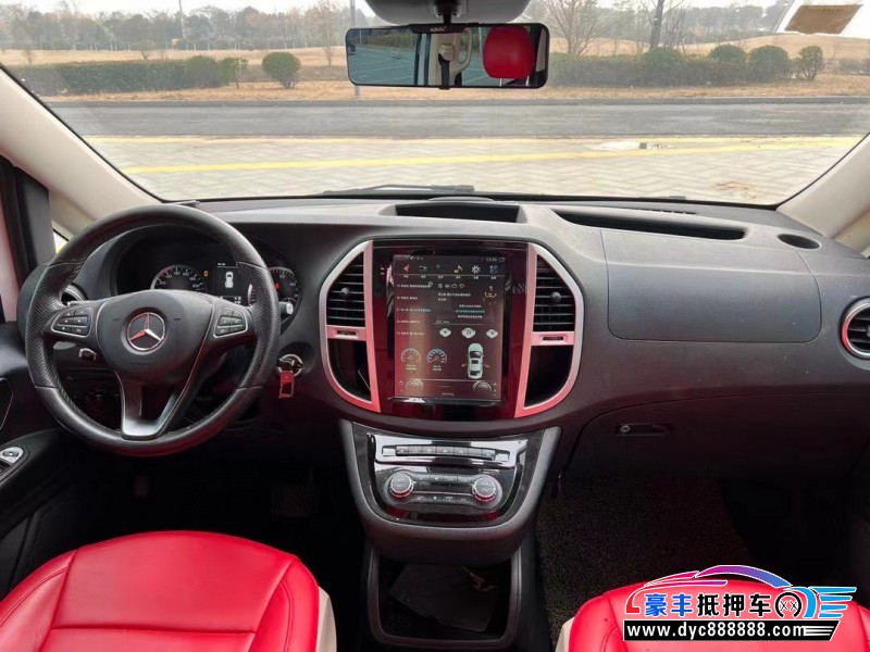 17年奔驰威霆轿车抵押车出售