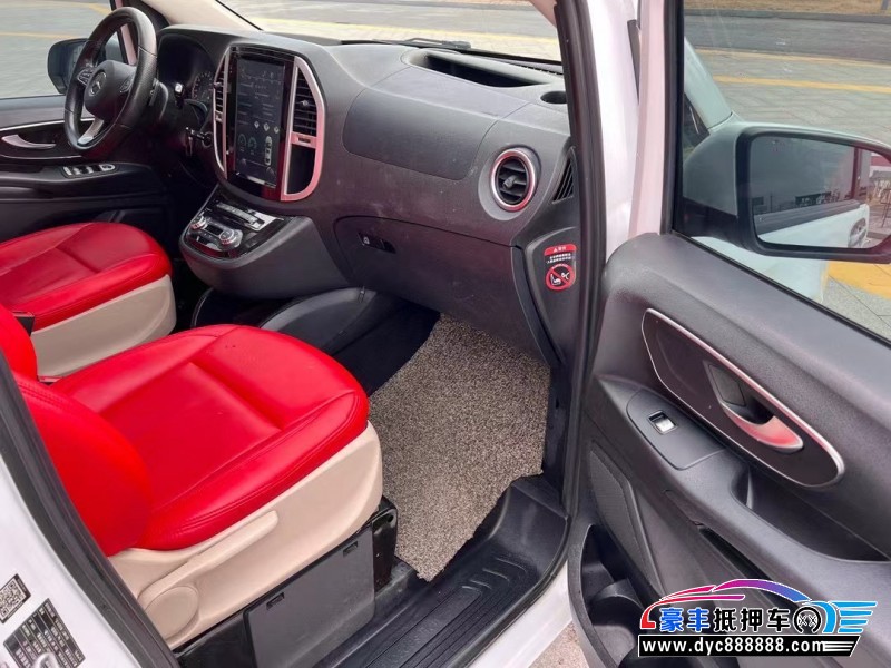 17年奔驰威霆轿车抵押车出售