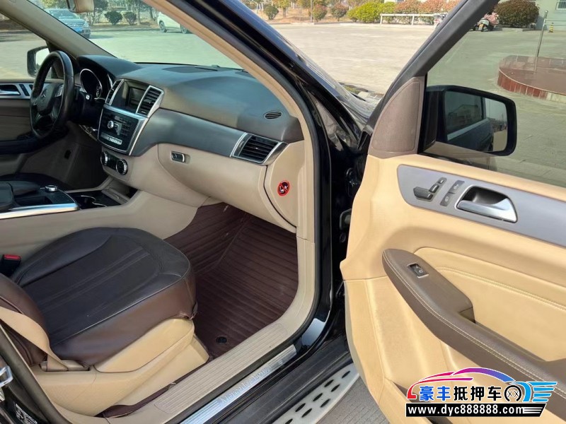 14年奔驰ML轿车抵押车出售