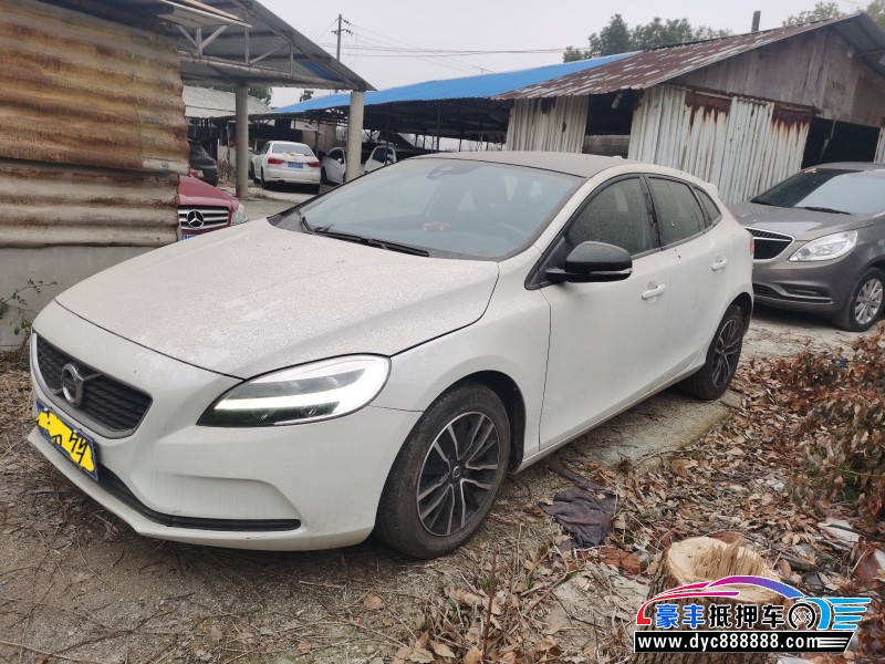18年沃尔沃V40轿车抵押车出售
