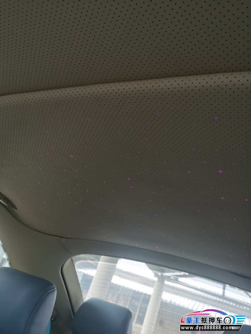 10年大众甲壳虫轿车抵押车出售